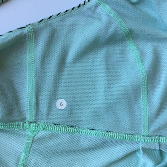 Lululemon Tame Me green tank sz6 - Picture 8 of 8
